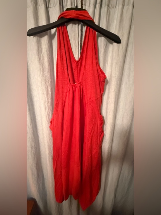 Red Halter V-Neck Maxi Dress - Classic Summer Style Red Halter V-Neck Maxi Dress - Classic Summer Style